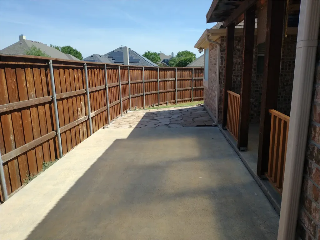 3309 Capstone Lane Garland TX 75043