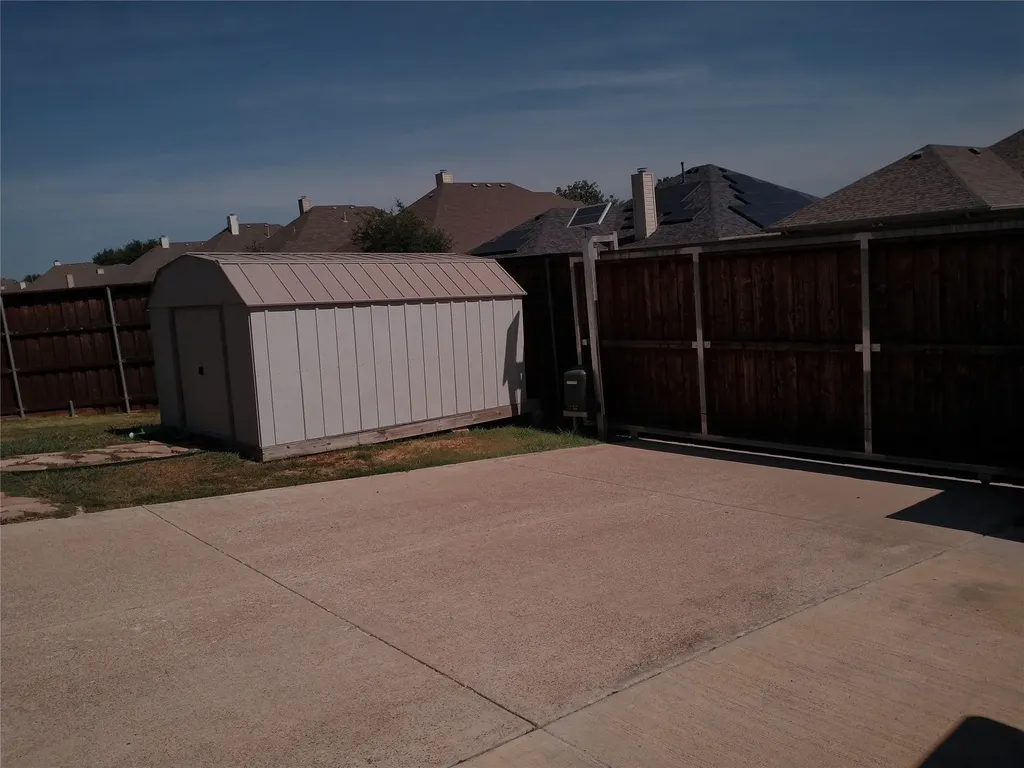 3309 Capstone Lane Garland TX 75043