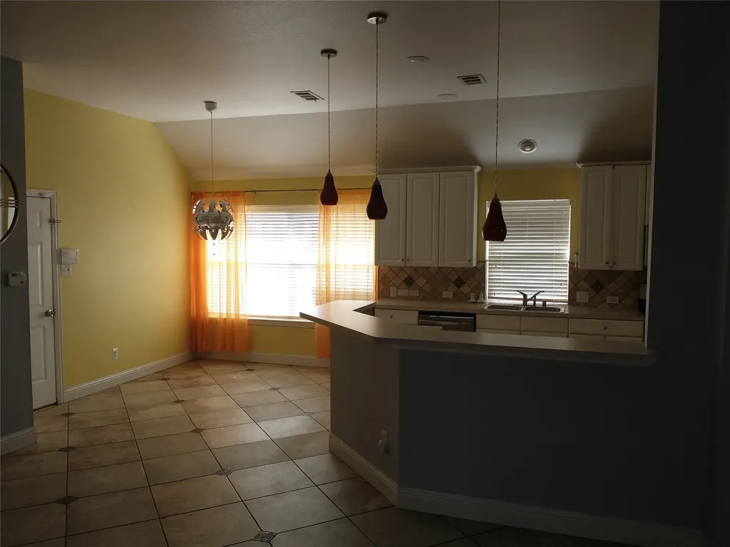 3309 Capstone Lane Garland TX 75043