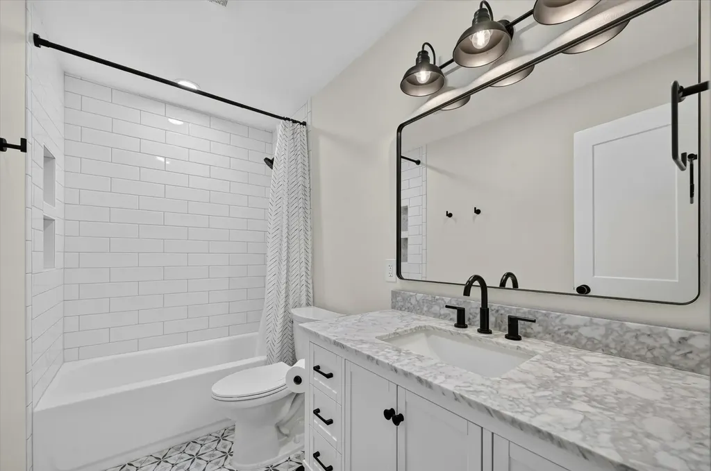 5402 Duchess Court Lake Dallas TX 75065