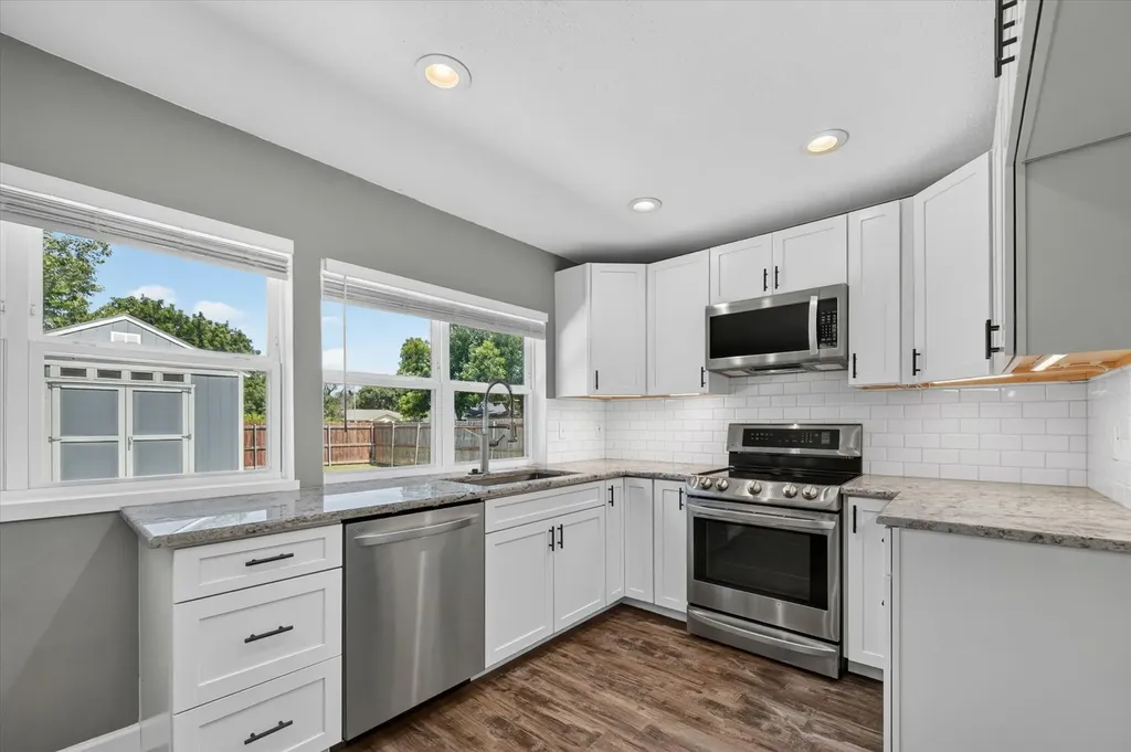 5402 Duchess Court Lake Dallas TX 75065