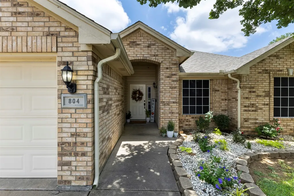 804 Tyler Court Burleson TX 76028