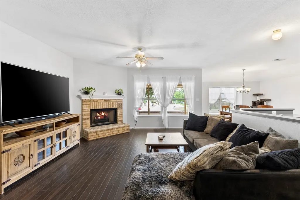 804 Tyler Court Burleson TX 76028