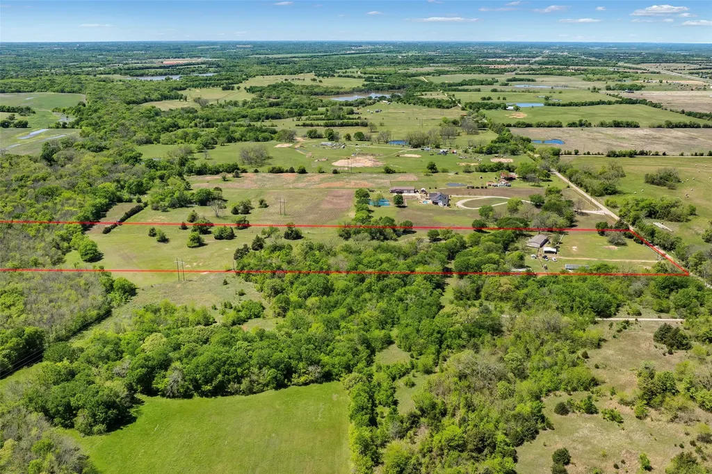 1199 County Road 1245 Savoy TX 75479