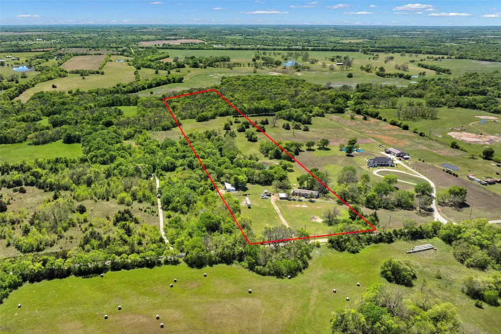 1199 County Road 1245 Savoy TX 75479