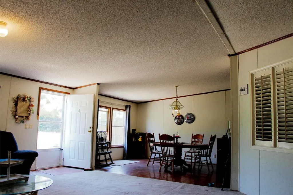 1199 County Road 1245 Savoy TX 75479