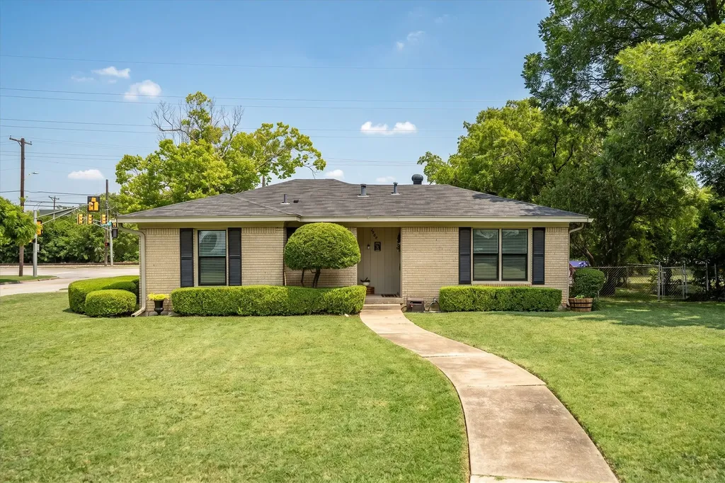 3860 W Spurgeon Street Fort Worth TX 76133