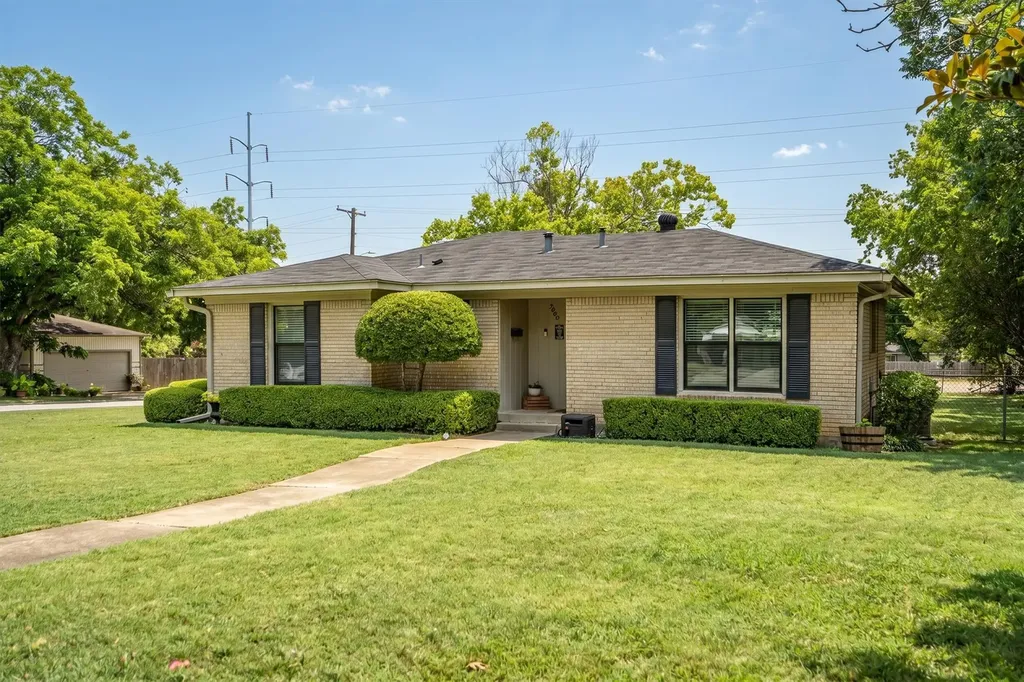 3860 W Spurgeon Street Fort Worth TX 76133