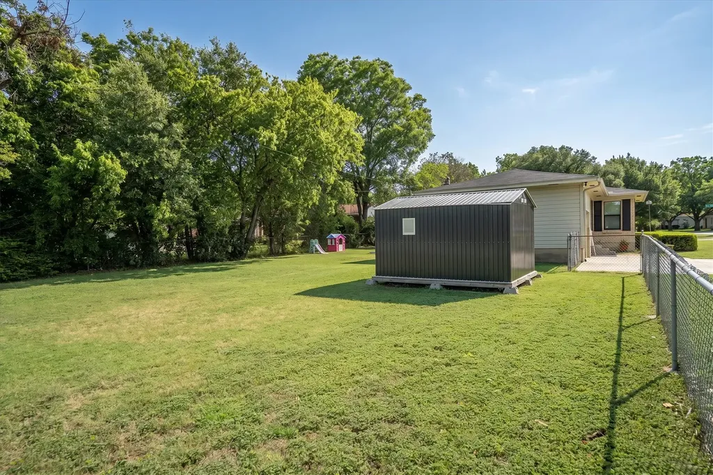 3860 W Spurgeon Street Fort Worth TX 76133