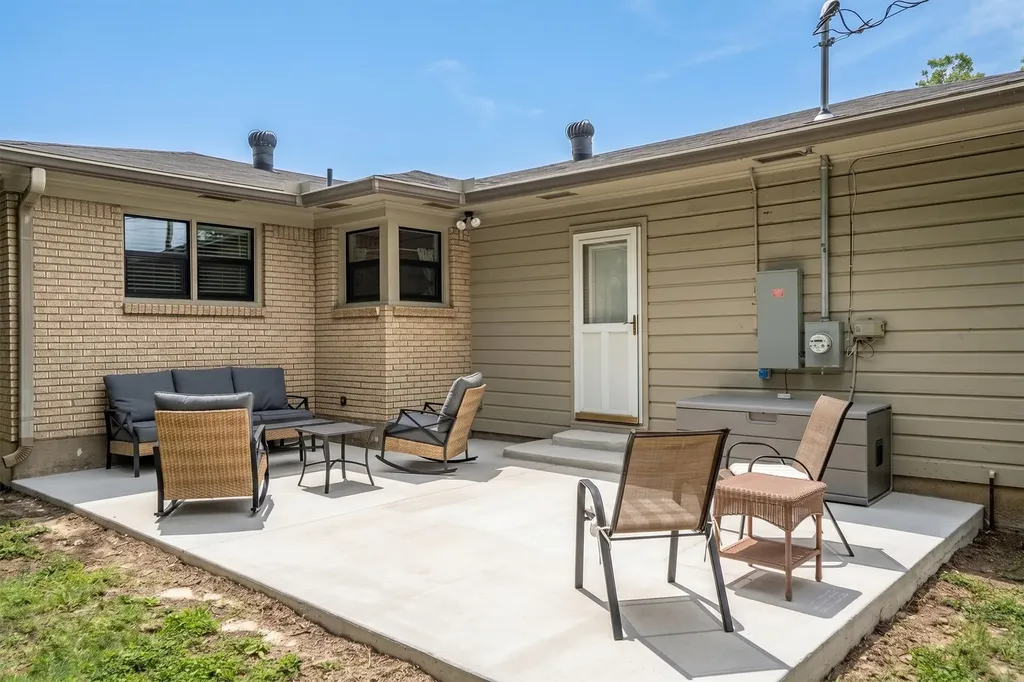 3860 W Spurgeon Street Fort Worth TX 76133