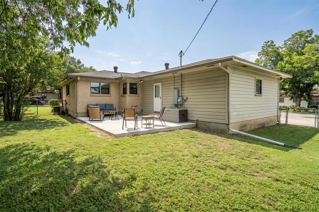 3860 W Spurgeon Street Fort Worth TX 76133