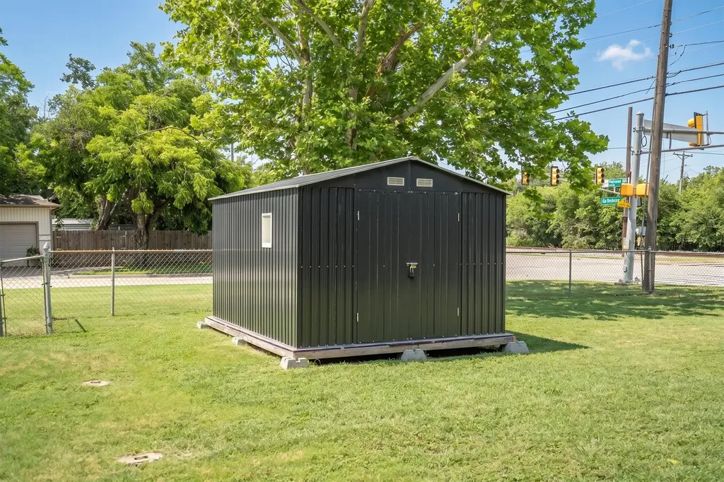3860 W Spurgeon Street Fort Worth TX 76133