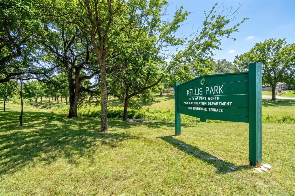 3860 W Spurgeon Street Fort Worth TX 76133