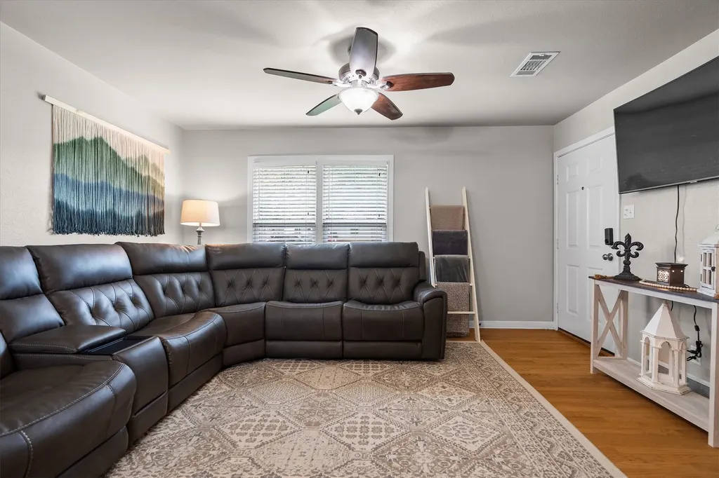 3860 W Spurgeon Street Fort Worth TX 76133