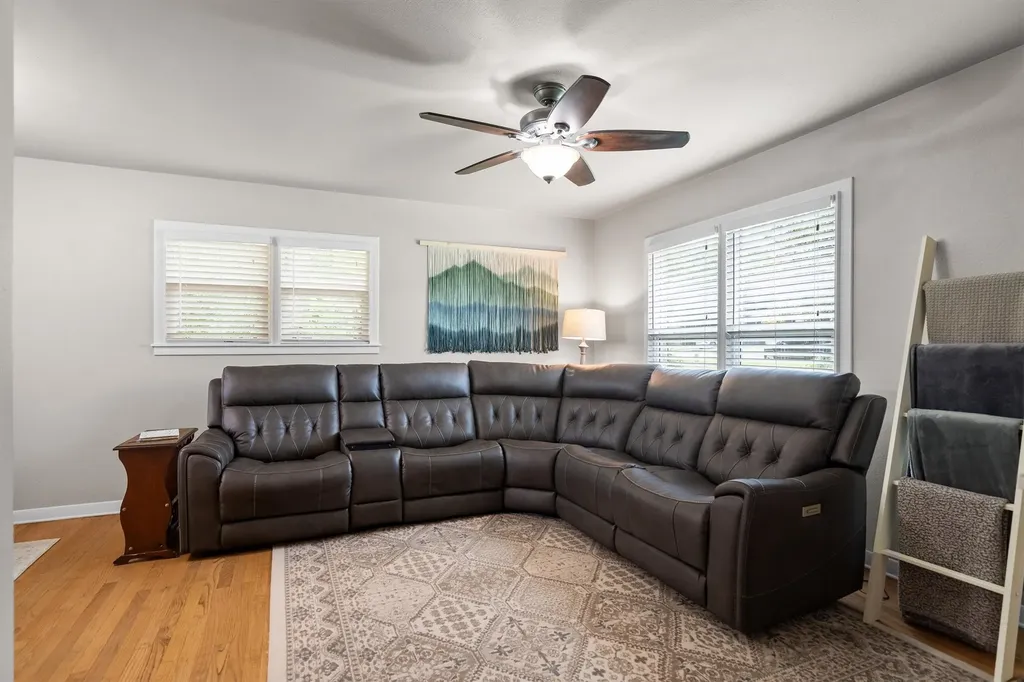 3860 W Spurgeon Street Fort Worth TX 76133
