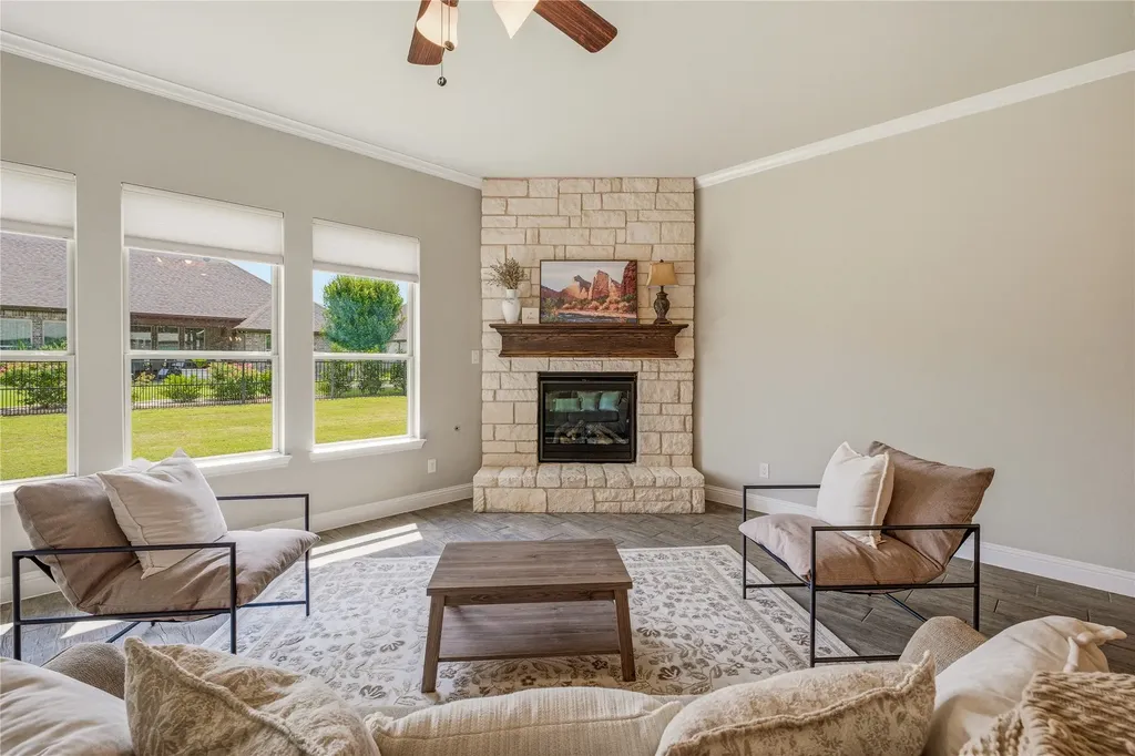 1086 Mickelson Drive Granbury TX 76048