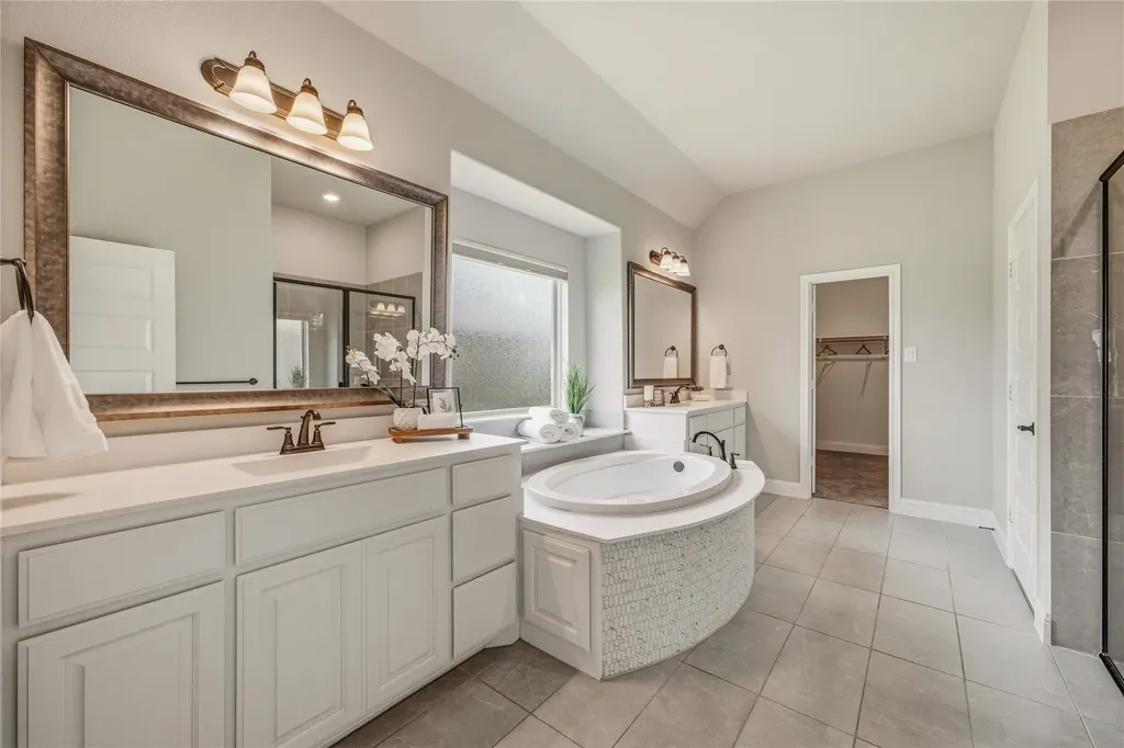 1086 Mickelson Drive Granbury TX 76048