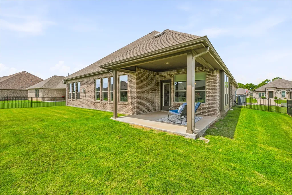 1086 Mickelson Drive Granbury TX 76048
