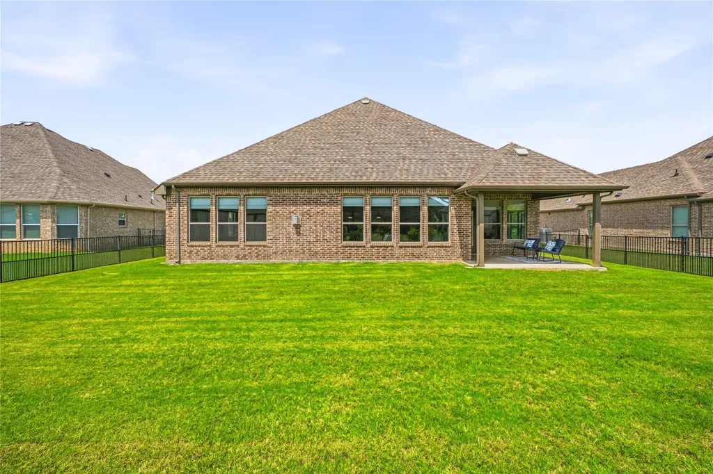 1086 Mickelson Drive Granbury TX 76048