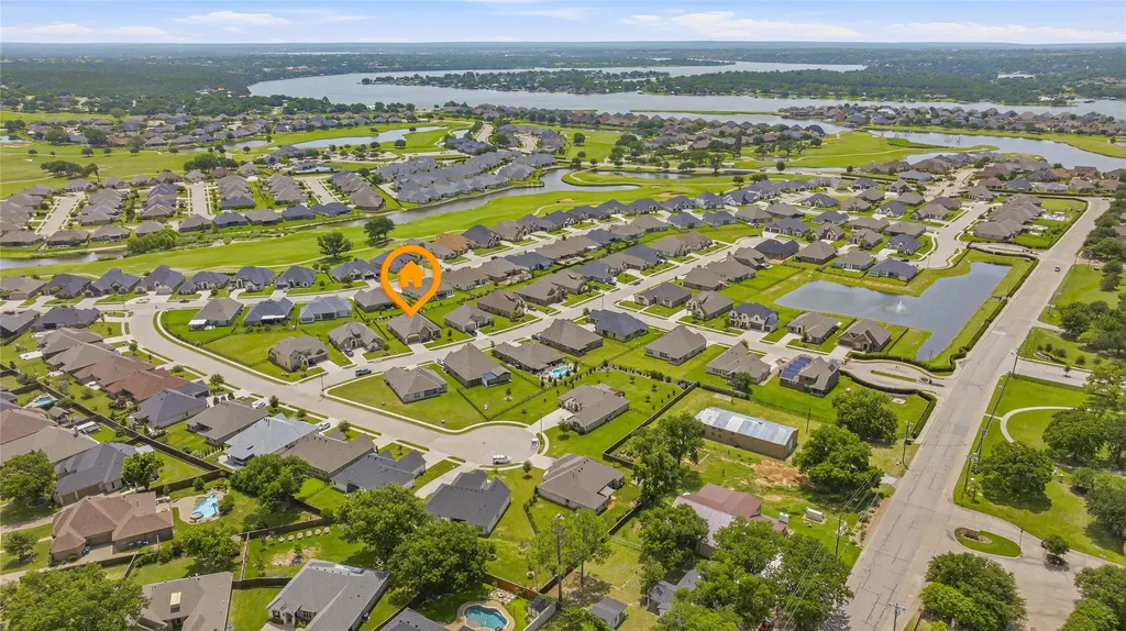 1086 Mickelson Drive Granbury TX 76048