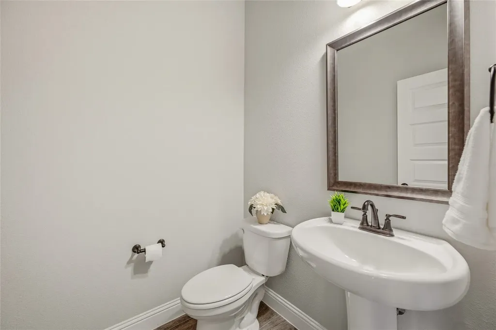 1086 Mickelson Drive Granbury TX 76048