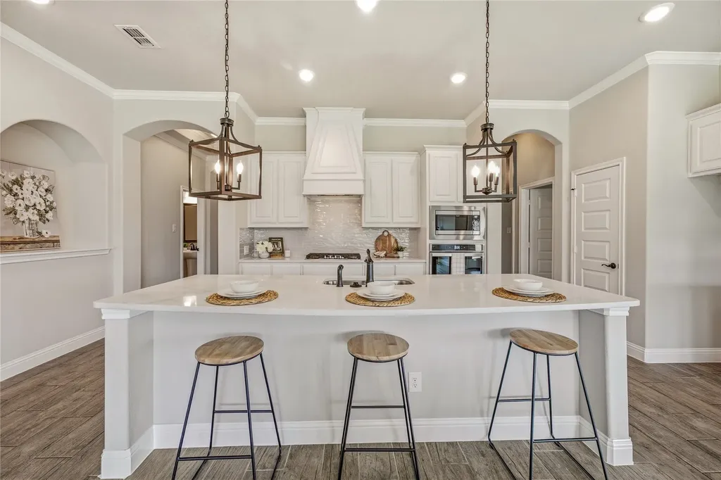 1086 Mickelson Drive Granbury TX 76048