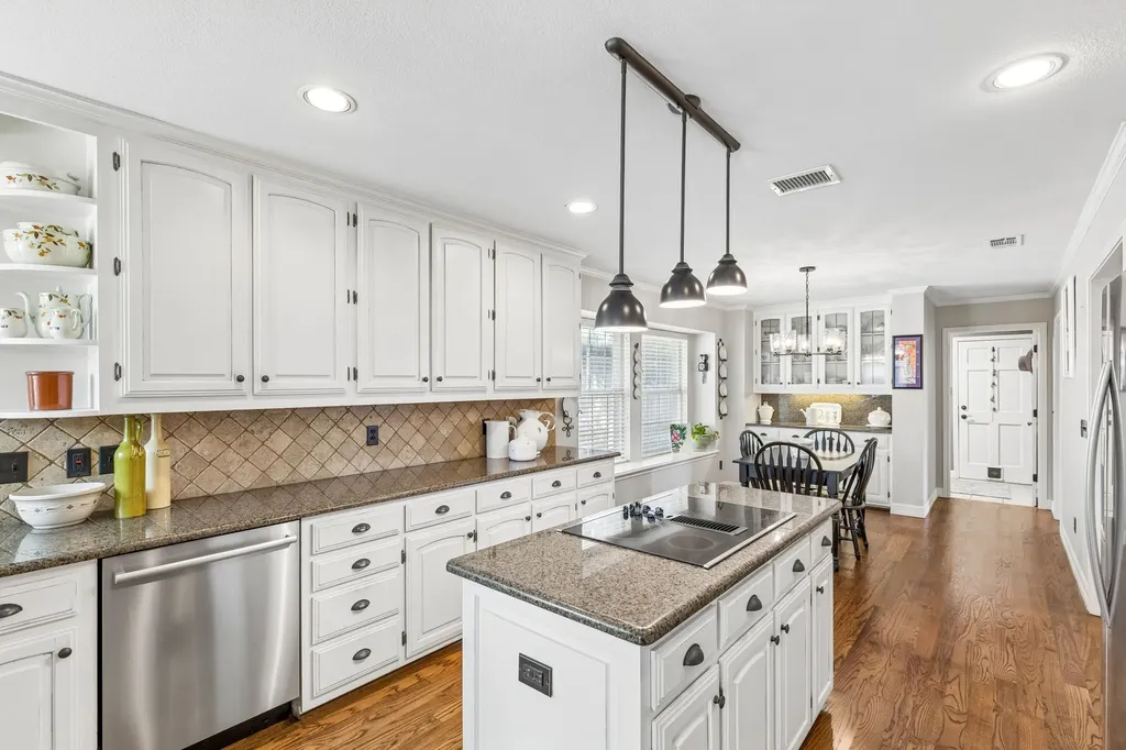 7112 Harvey Plano TX 75025