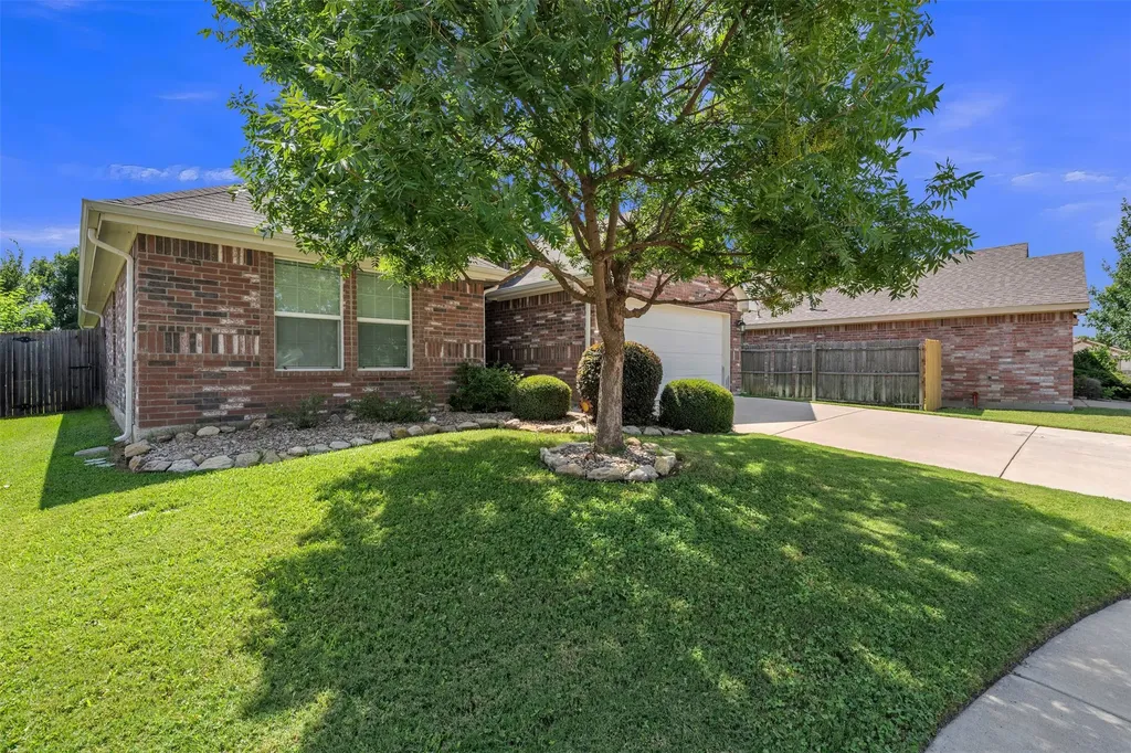 11209 Beechgrove Court Fort Worth TX 76140