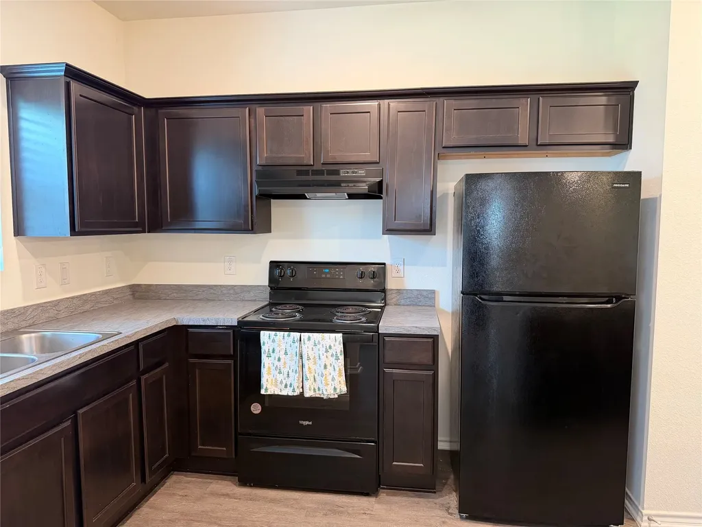 2237 Diamond Drive Grand Prairie TX 75051