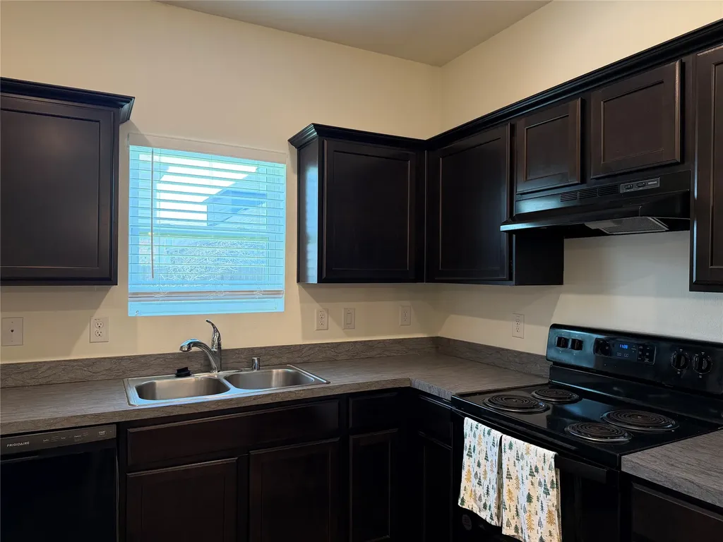2237 Diamond Drive Grand Prairie TX 75051