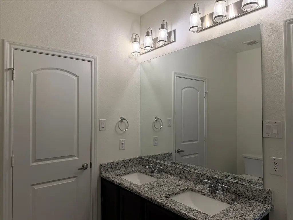 2237 Diamond Drive Grand Prairie TX 75051