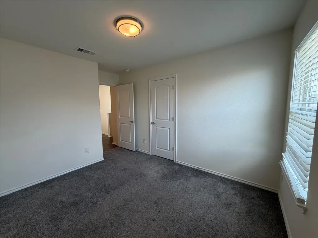 2237 Diamond Drive Grand Prairie TX 75051