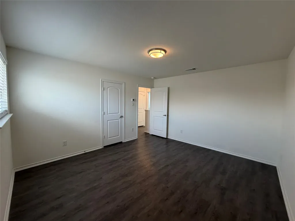 2237 Diamond Drive Grand Prairie TX 75051