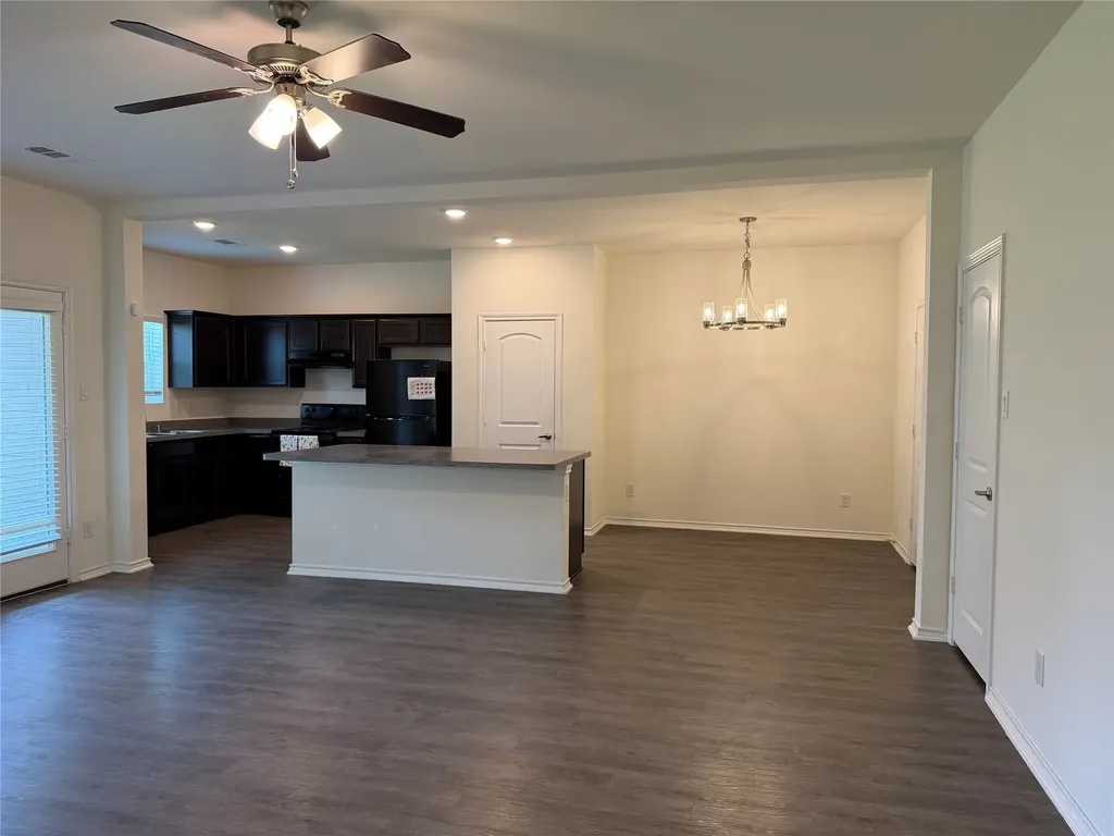 2237 Diamond Drive Grand Prairie TX 75051