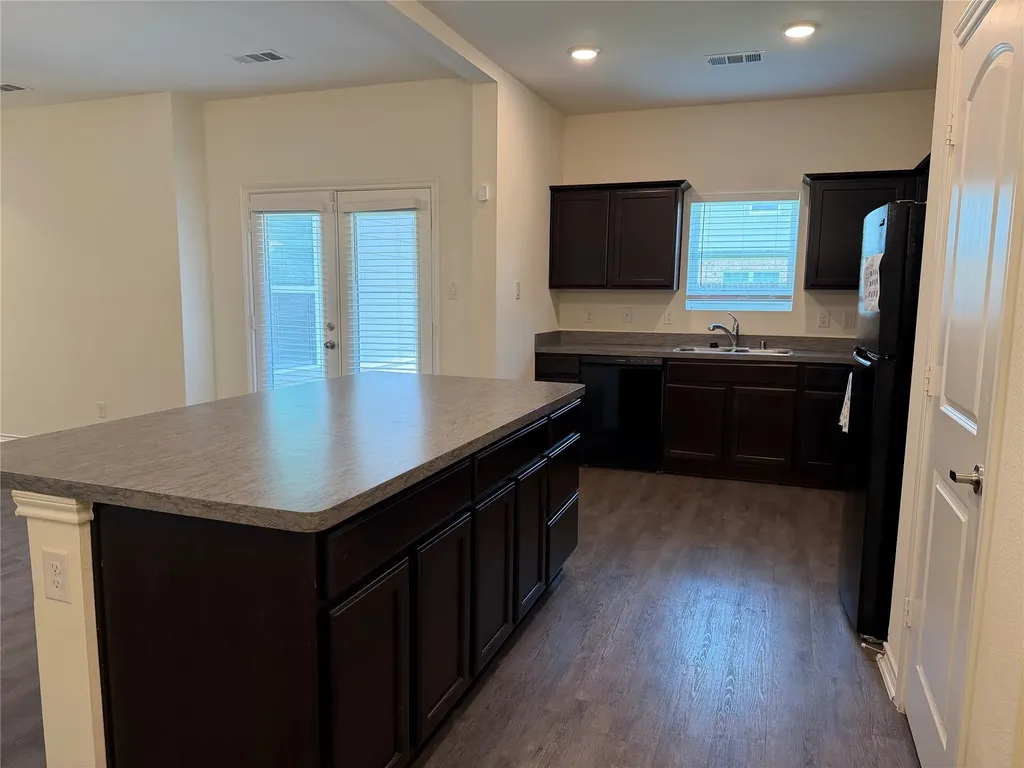 2237 Diamond Drive Grand Prairie TX 75051