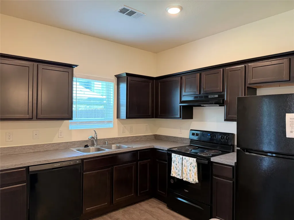 2237 Diamond Drive Grand Prairie TX 75051