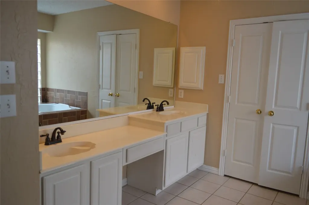 9320 Ponderosa Trail Irving TX 75063
