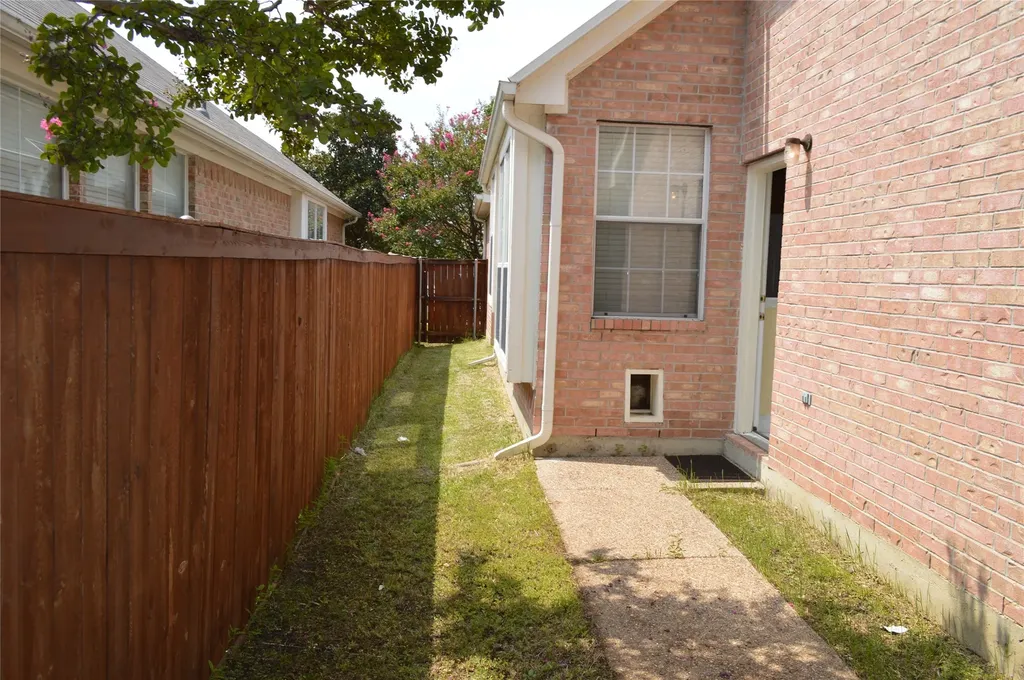 9320 Ponderosa Trail Irving TX 75063