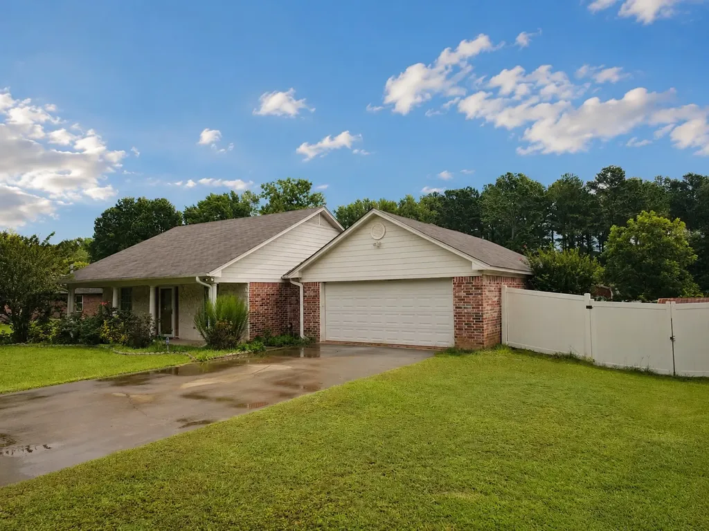 305 Bob White Street Pittsburg TX 75686
