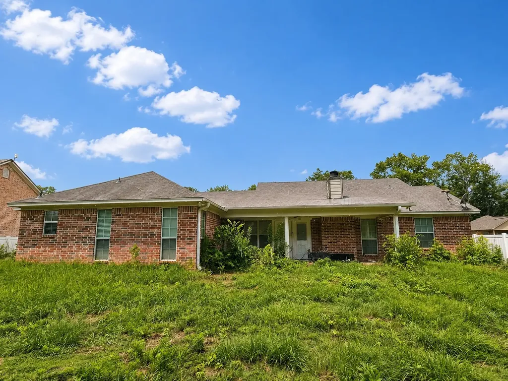305 Bob White Street Pittsburg TX 75686