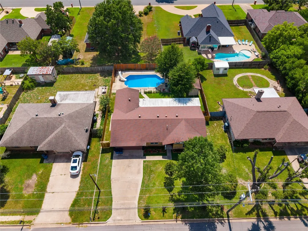 309 Gray Street Henderson TX 75652
