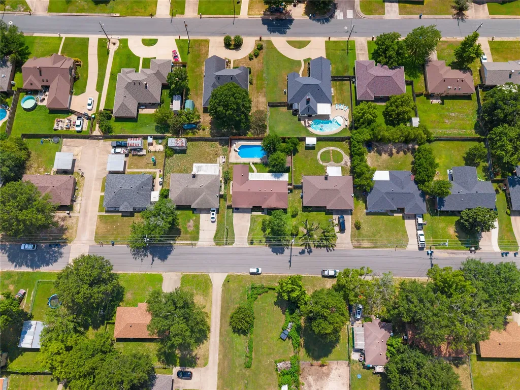 309 Gray Street Henderson TX 75652