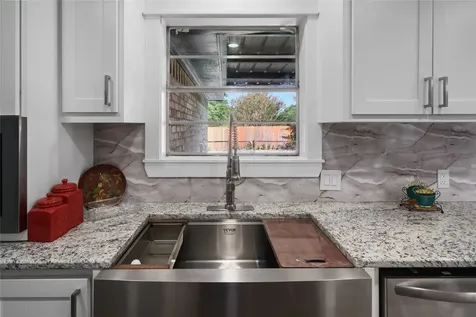 309 Gray Street Henderson TX 75652