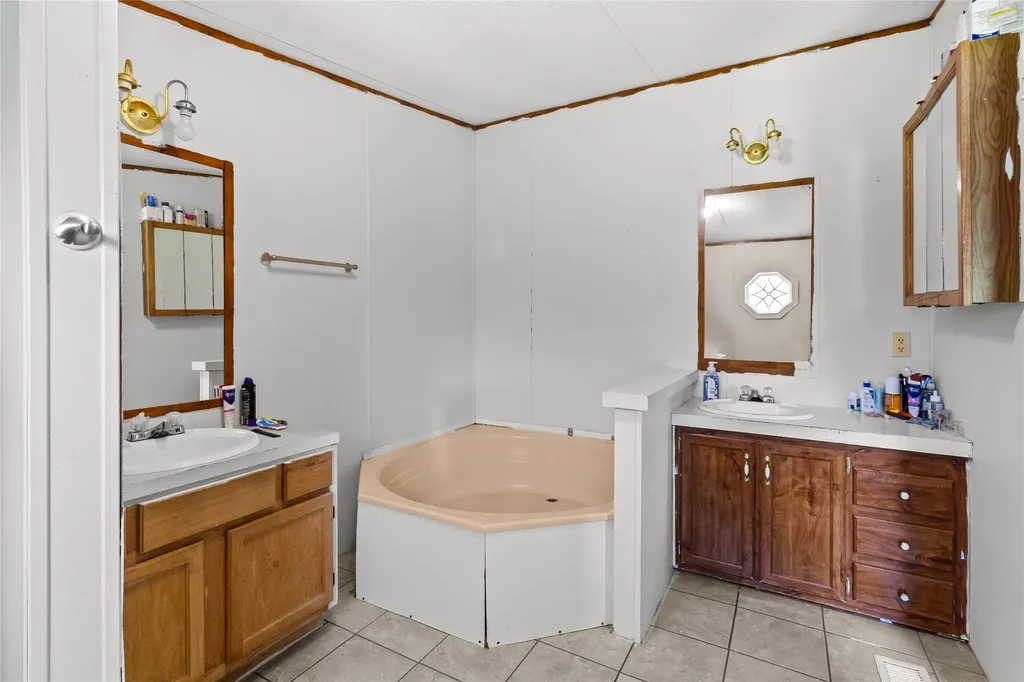 1501 2nd Street Kerens TX 75144