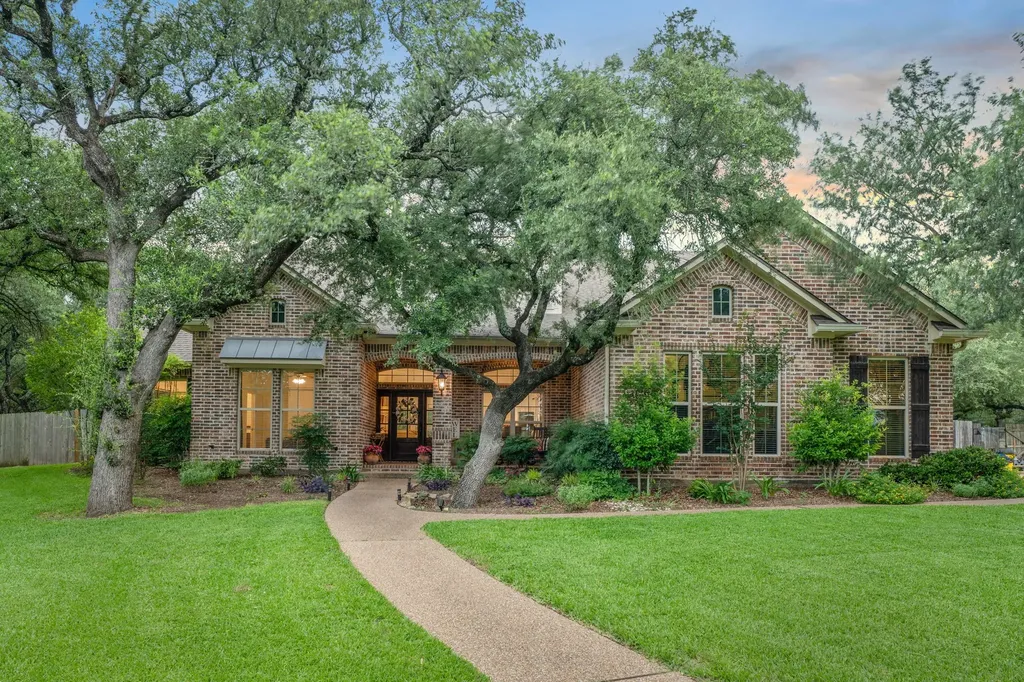 105 Royal Springs Lane Crawford TX 76638