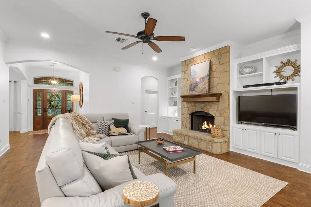 105 Royal Springs Lane Crawford TX 76638