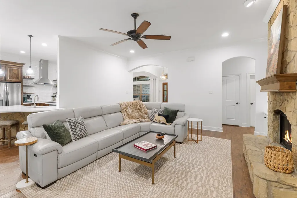 105 Royal Springs Lane Crawford TX 76638