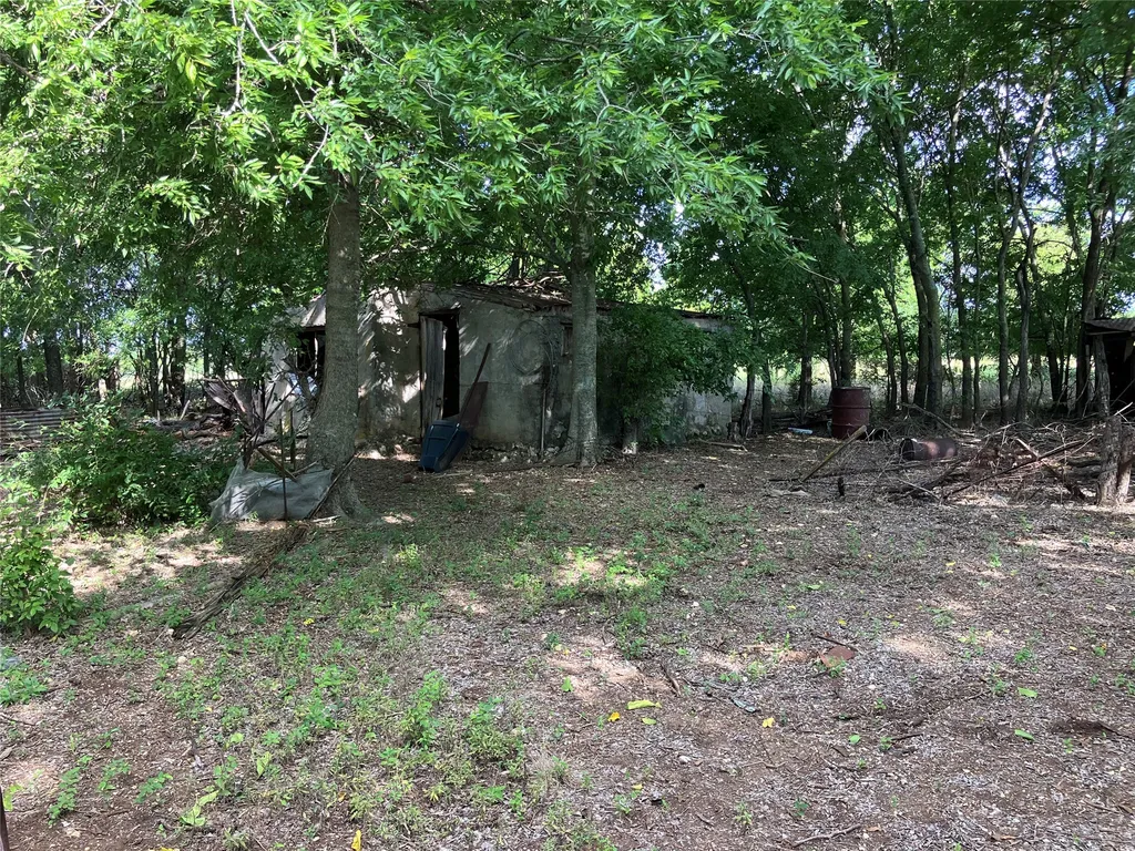1054 Cr 3415 Clifton TX 76634
