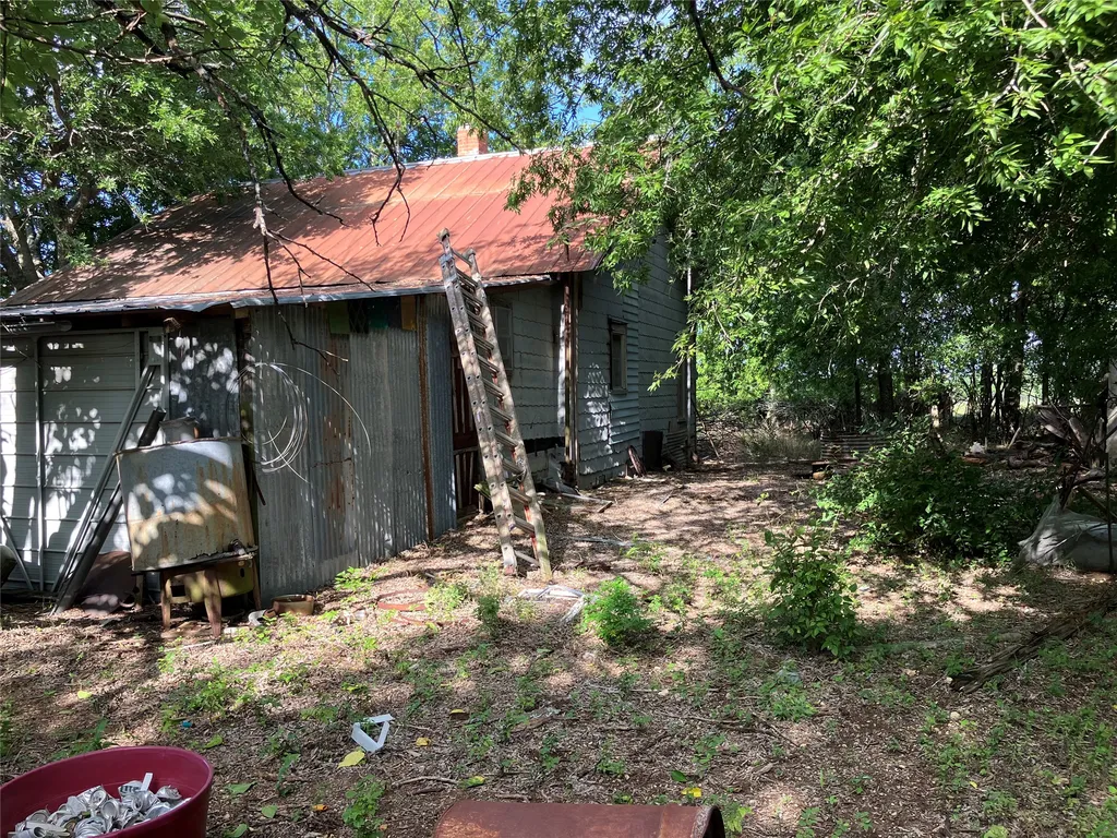 1054 Cr 3415 Clifton TX 76634