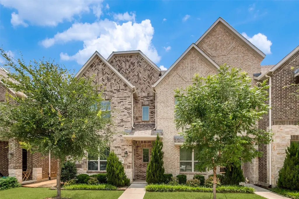 1544 Windermere Way Farmers Branch TX 75234